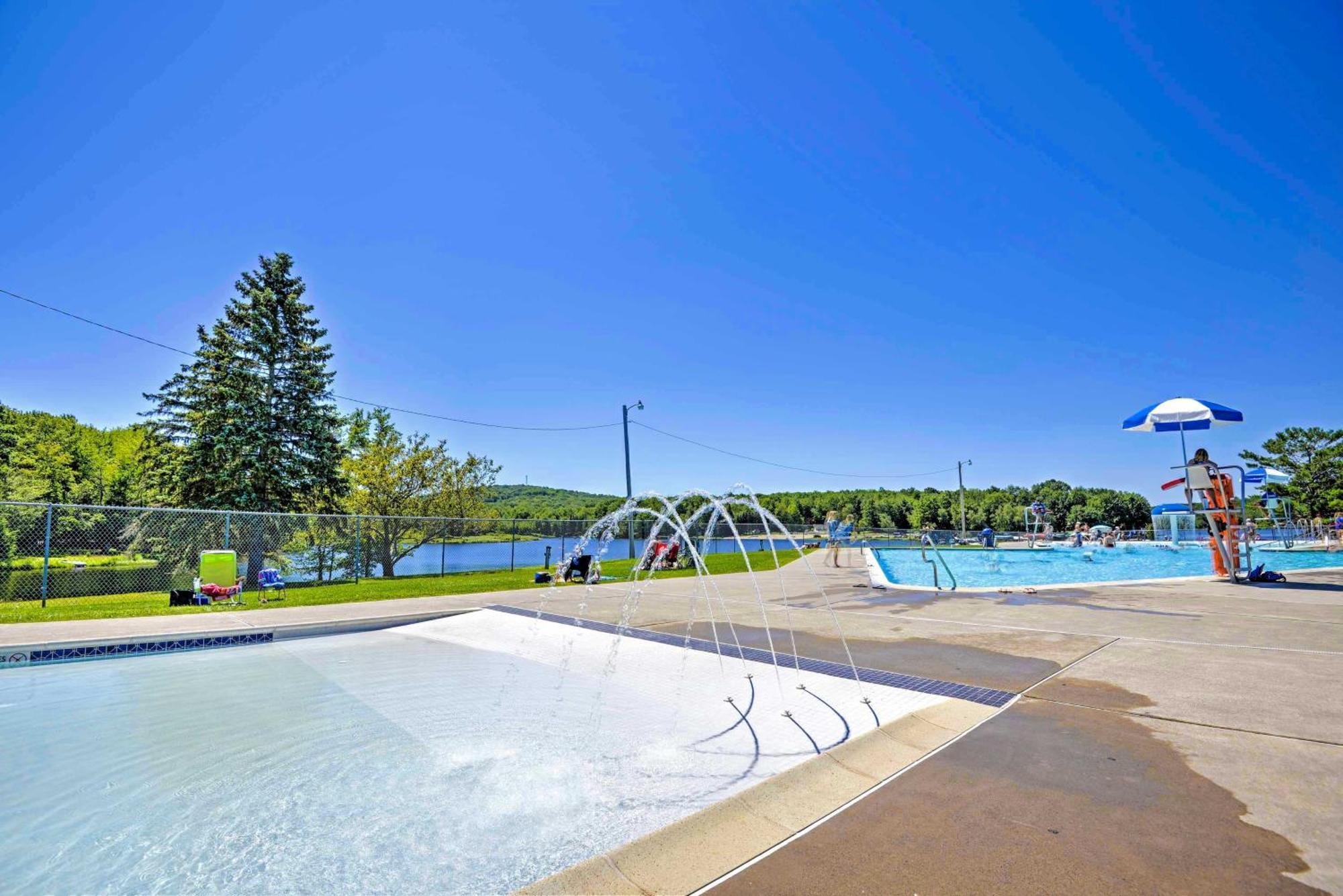 Arrowhead Retreat With Dock And Pool Access! * Pocono Lake