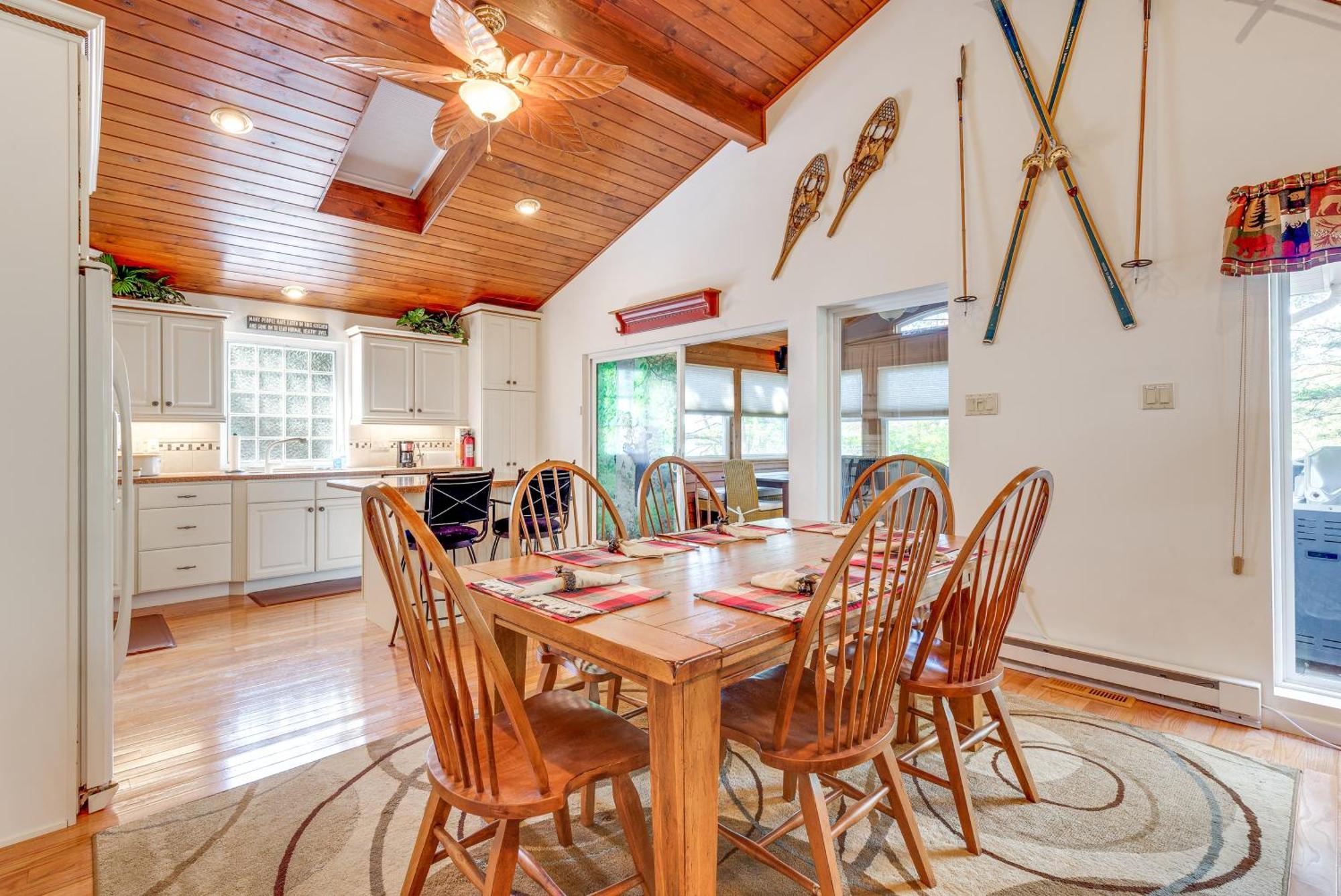 Holiday home Arrowhead Retreat With Dock And Pool Access! *