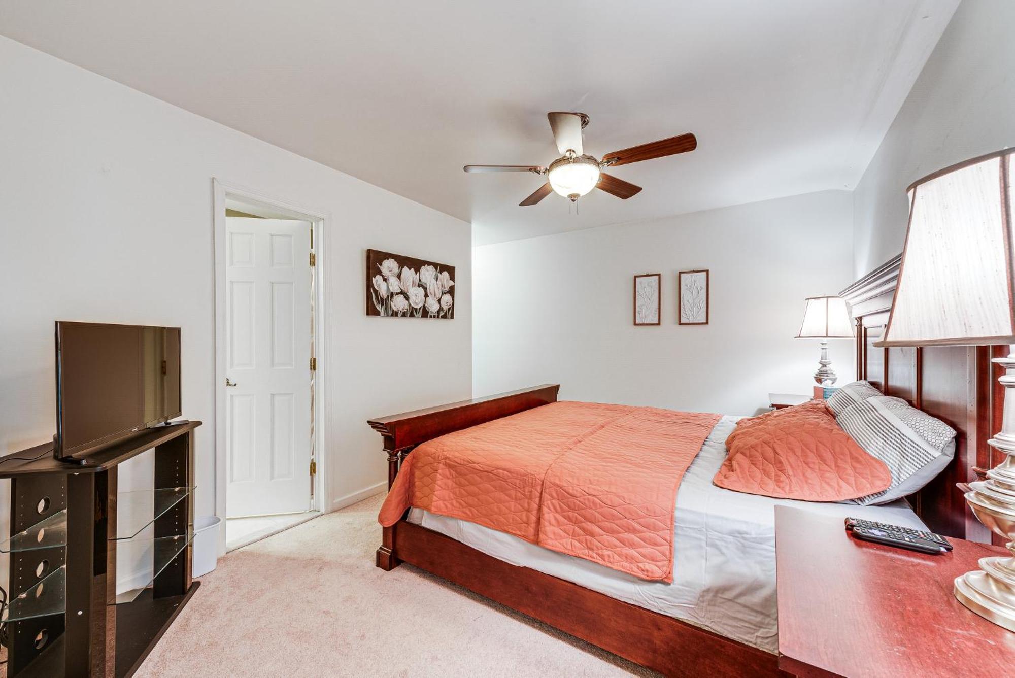 Arrowhead Retreat With Dock And Pool Access! Holiday home Pocono Lake